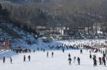 玉龍灣·樂酷滑雪小鎮