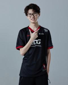 田野（英雄聯(lián)盟職業(yè)選手）