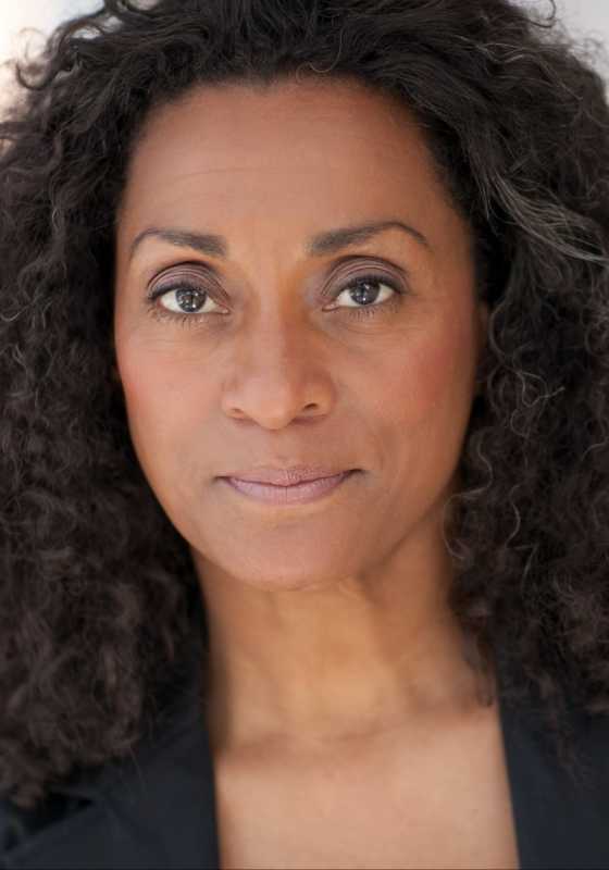 德麗莎·雷諾茲