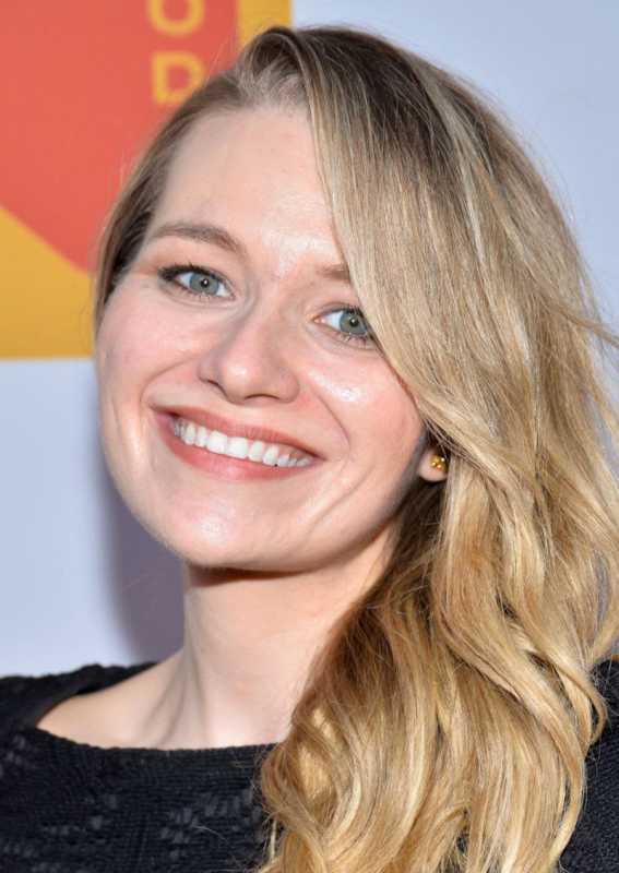 阿比·達馬里斯·柯賓