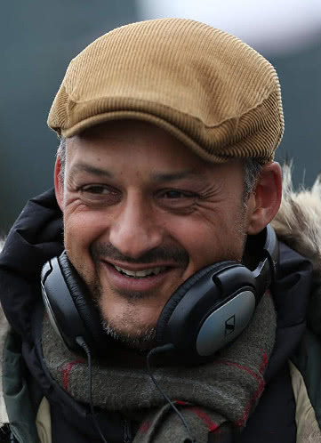 朱利安·霍姆斯